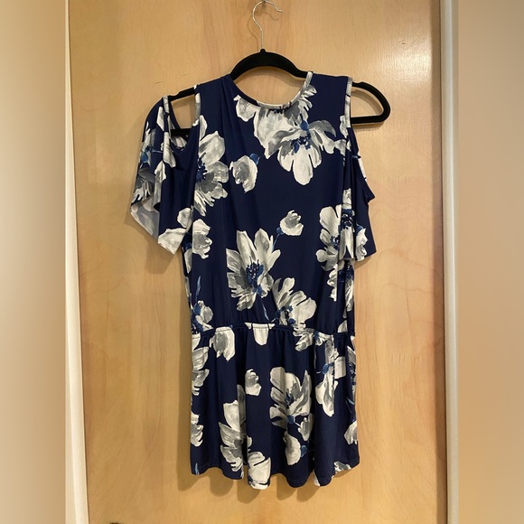 Off the shoulder floral blouse size large from Venus - Picture 2 of 3